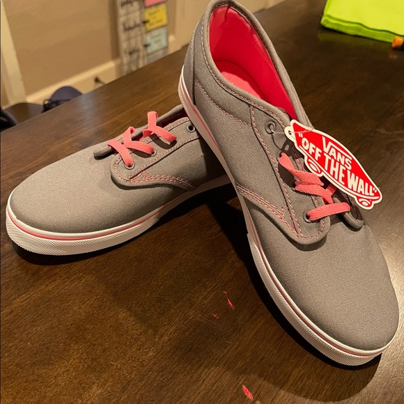 Brand New VANS! Size 6 Youth! - Picture 2 of 5